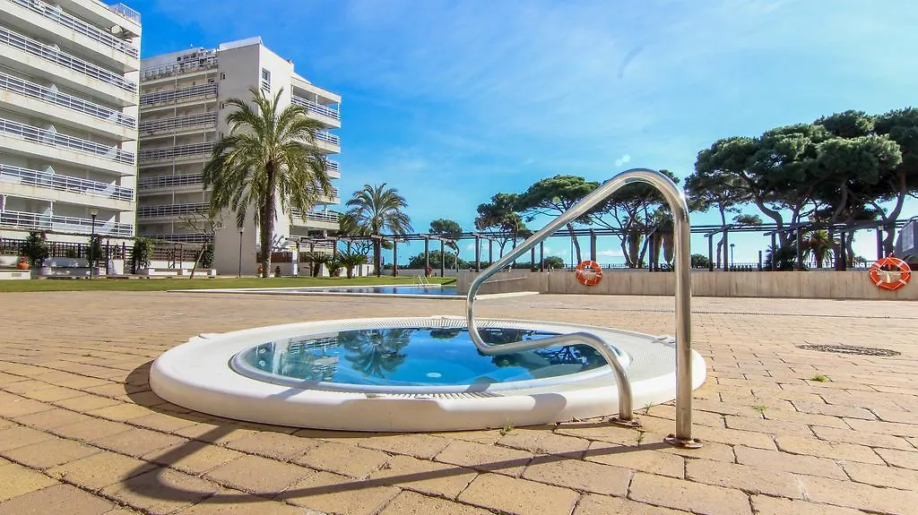 Beachfront Apartment With Pool And Garden S Abanell Blanes Espagne